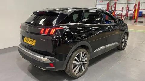PEUGEOT 3008 1.5 BlueHDi GT Line Premium
