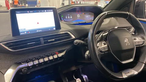 PEUGEOT 3008 1.5 BlueHDi GT Line Premium