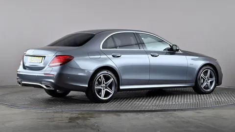 MERCEDES-BENZ E CLASS E300de AMG Line Premium 9G-Tronic