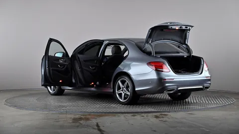 MERCEDES-BENZ E CLASS E300de AMG Line Premium 9G-Tronic