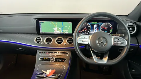 MERCEDES-BENZ E CLASS E300de AMG Line Premium 9G-Tronic