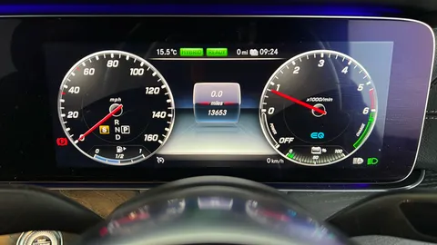 MERCEDES-BENZ E CLASS E300de AMG Line Premium 9G-Tronic