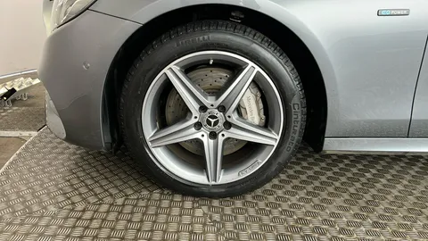 MERCEDES-BENZ E CLASS E300de AMG Line Premium 9G-Tronic