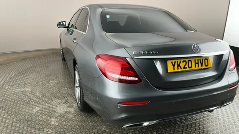 MERCEDES-BENZ E CLASS E300de AMG Line Premium 9G-Tronic