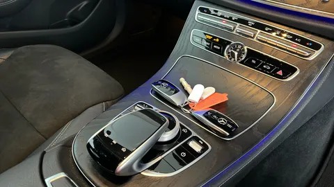 MERCEDES-BENZ E CLASS E300de AMG Line Premium 9G-Tronic