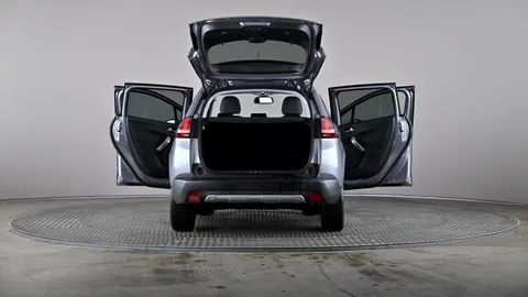 Peugeot 2008 1.5 BlueHDi 100 Allure Premium [5 Speed]