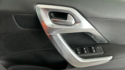 Peugeot 2008 1.5 BlueHDi 100 Allure Premium [5 Speed]