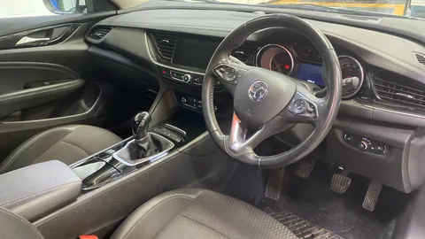 VAUXHALL INSIGNIA DIESEL GRAND SPORT 1.6 Turbo D ecoTec Tech Line Nav