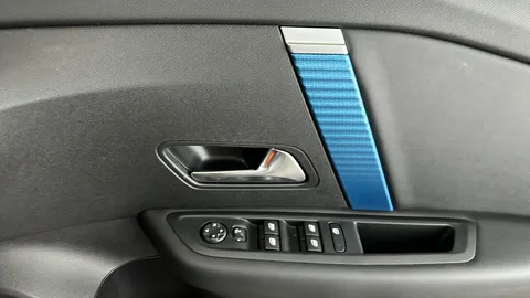 CITROEN C4 X 100kW Shine 50kWh Auto