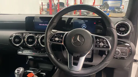 MERCEDES-BENZ A CLASS A200 Sport