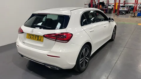 MERCEDES-BENZ A CLASS A200 Sport