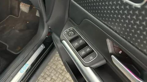 MERCEDES-BENZ EQA EQA 250+ 140kW Sport Executive 70.5kWh Auto