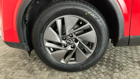 NISSAN QASHQAI 1.3 DiG-T MH Acenta Premium