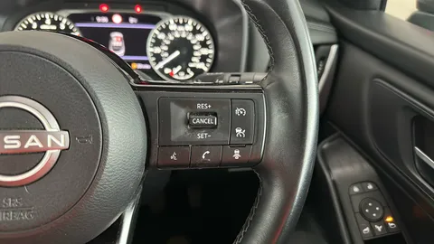 NISSAN QASHQAI 1.3 DiG-T MH Acenta Premium