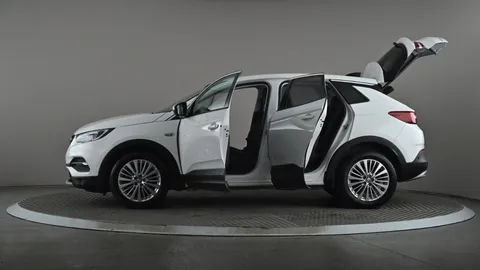 Vauxhall Grandland X 1.6 Turbo D Tech Line Nav Auto