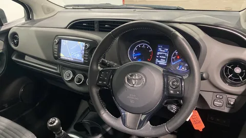 Toyota Yaris 1.5 VVT-i Icon [Nav]