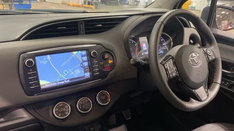 Toyota Yaris 1.5 VVT-i Icon [Nav]