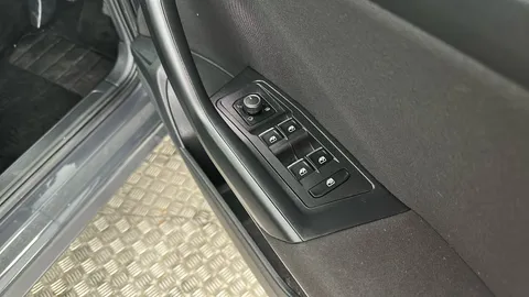 Volkswagen T-Roc 1.0 TSI 110 Black Edition