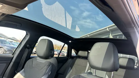 VOLKSWAGEN ID.5 150kW Style Pro Performance 77kWh Auto