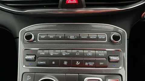 Hyundai Santa Fe 1.6 TGDi Hybrid Premium 5dr 4WD Auto