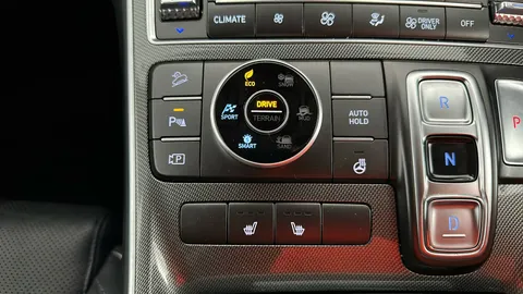 Hyundai Santa Fe 1.6 TGDi Hybrid Premium 5dr 4WD Auto