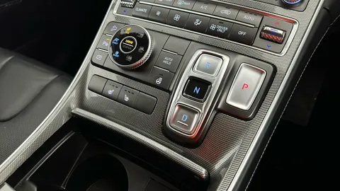 Hyundai Santa Fe 1.6 TGDi Hybrid Premium 5dr 4WD Auto