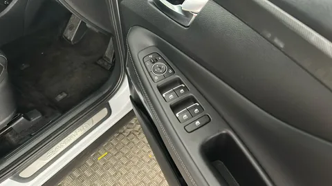 Hyundai Santa Fe 1.6 TGDi Hybrid Premium 5dr 4WD Auto