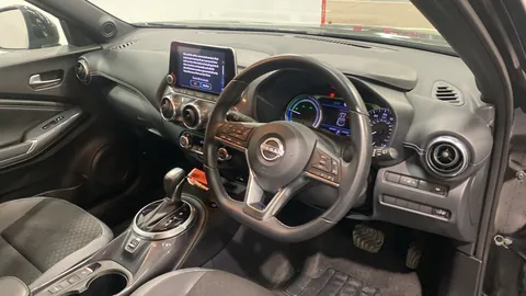 Nissan Juke 1.6 Hybrid N-Connecta 5dr Auto