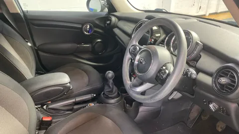 MINI HATCHBACK 1.5 Cooper Classic II