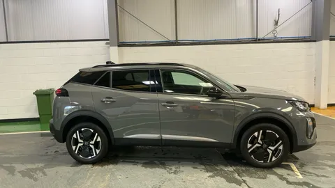 PEUGEOT 2008 1.2 PureTech 130 Allure