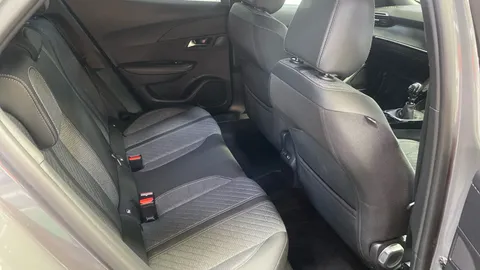 PEUGEOT 2008 1.2 PureTech 130 Allure