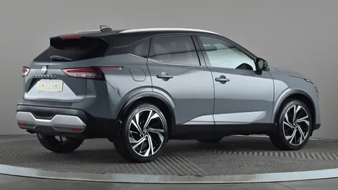 NISSAN QASHQAI 1.3 DiG-T MH 158 Tekna+ Xtronic