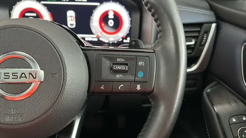 NISSAN QASHQAI 1.3 DiG-T MH 158 Tekna+ Xtronic