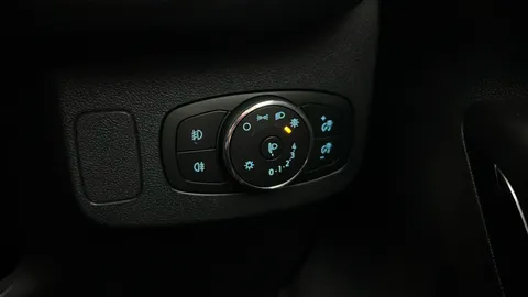 Ford Puma 1.0 EcoBoost Hybrid mHEV 155 Titanium