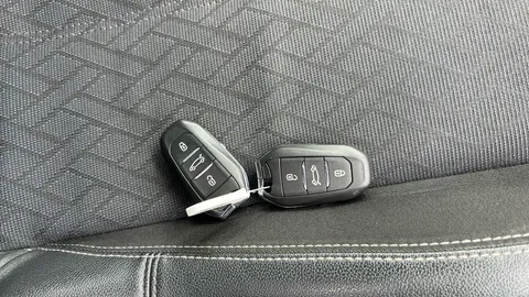 VAUXHALL CORSA 100kW Elite Nav 50kWh Auto [7.4kWCh]