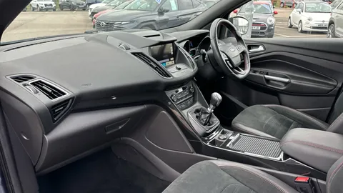 FORD KUGA 2.0 TDCi ST-Line 2WD