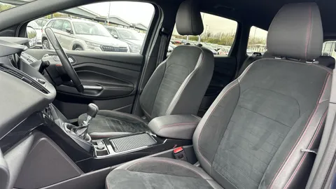 FORD KUGA 2.0 TDCi ST-Line 2WD