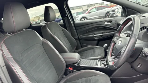 FORD KUGA 2.0 TDCi ST-Line 2WD