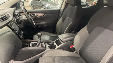 Nissan Qashqai 1.5 dCi 115 N-Connecta 5dr [Glass Roof Pack]