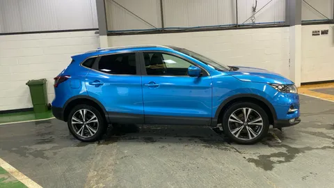 Nissan Qashqai 1.3 DiG-T 160 [157] N-Connecta DCT Glass Roof