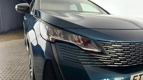 Peugeot 3008 1.5 BlueHDi Allure Premium+ EAT8