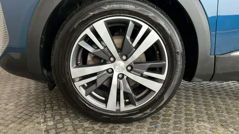 Peugeot 3008 1.5 BlueHDi Allure Premium+ EAT8