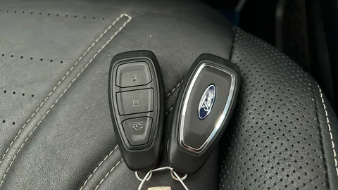 FORD KUGA 2.5 PHEV Vignale CVT