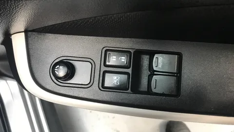 SUZUKI SWIFT 1.2 Dualjet Attitude