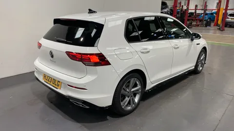 VOLKSWAGEN GOLF 1.5 TSI 150 R-Line