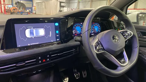 VOLKSWAGEN GOLF 1.5 TSI 150 R-Line