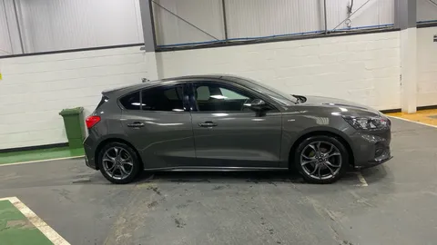 FORD FOCUS 1.5 EcoBlue 120 ST-Line