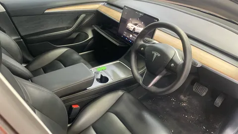 TESLA MODEL 3 RWD Auto