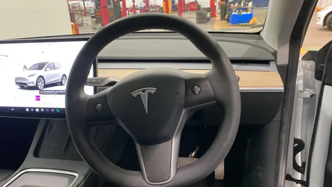 Tesla                     Model Y Long Range AWD Auto