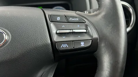 HYUNDAI KONA 150kW Premium 64kWh Auto